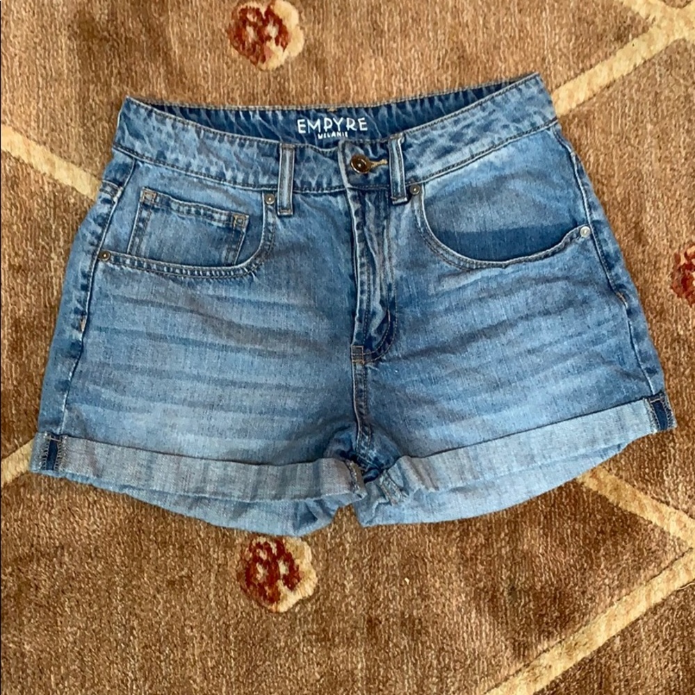 •Medium wash denim shorts• Sz 3• GC•
